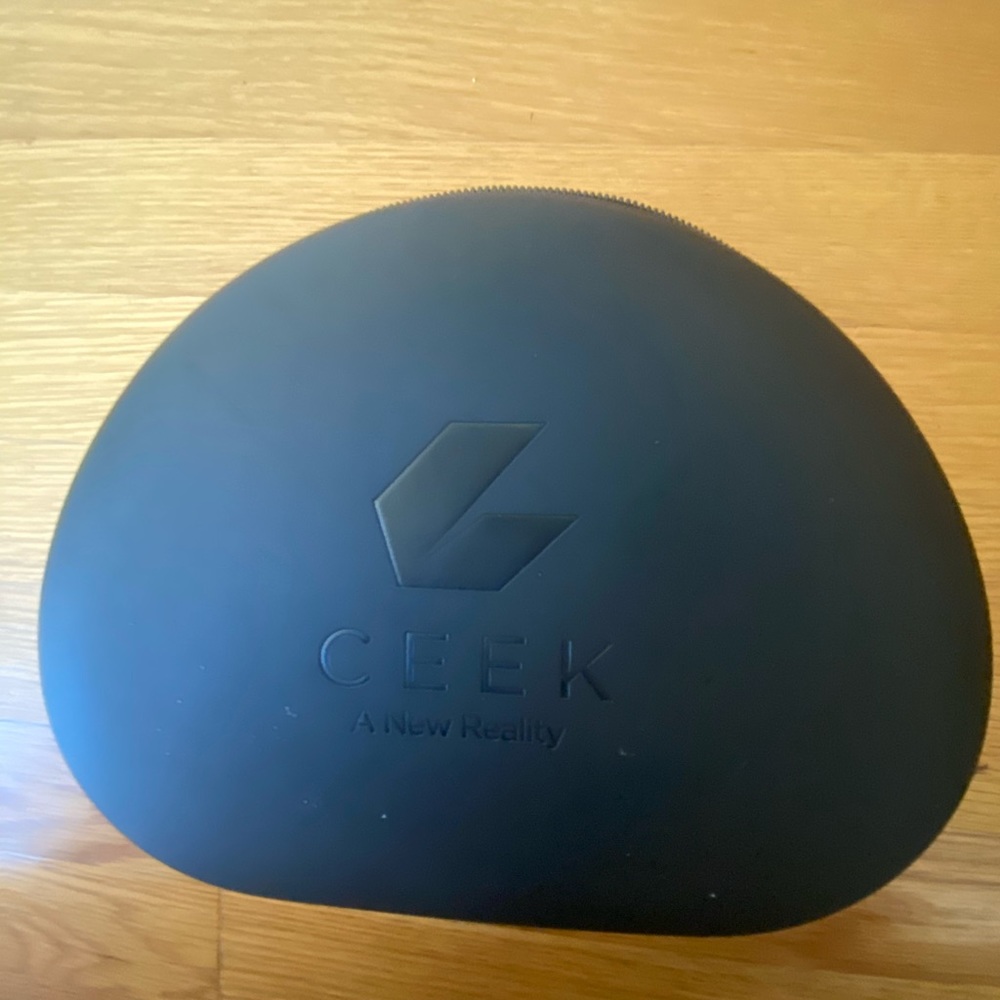 Ceek Headphones Case